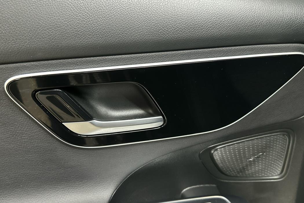 MERCEDES-BENZ C 2023