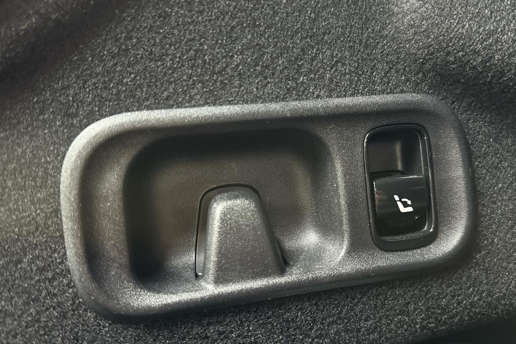 MERCEDES-BENZ C 2023