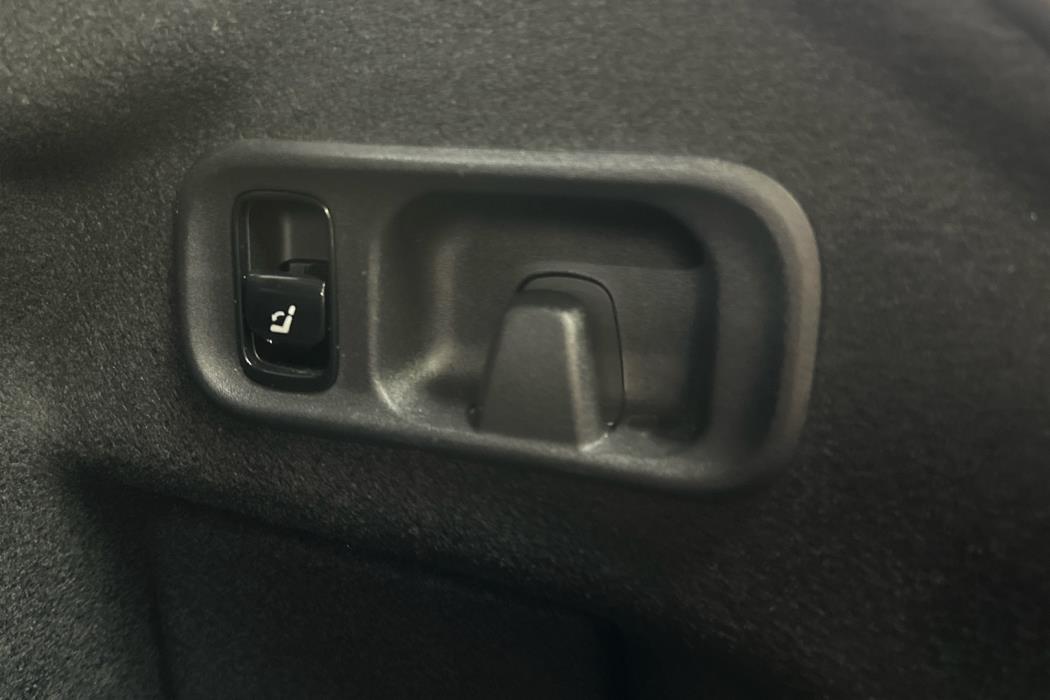 MERCEDES-BENZ C 2023