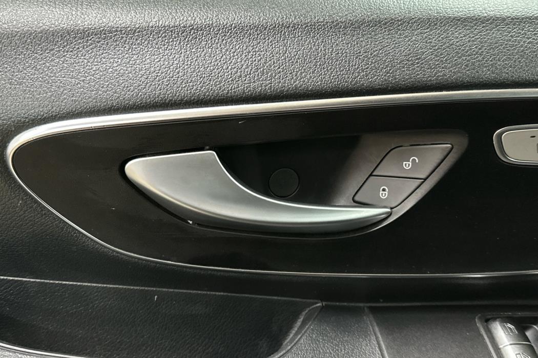 MERCEDES-BENZ Vito 2024
