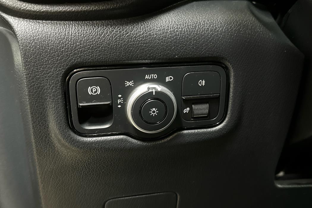MERCEDES-BENZ Vito 2024