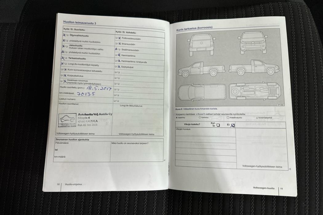 VOLKSWAGEN Amarok 2012