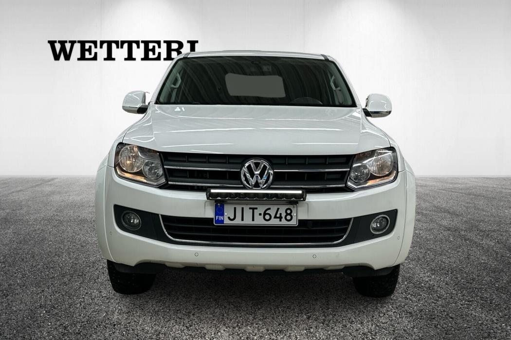 VOLKSWAGEN Amarok 2012