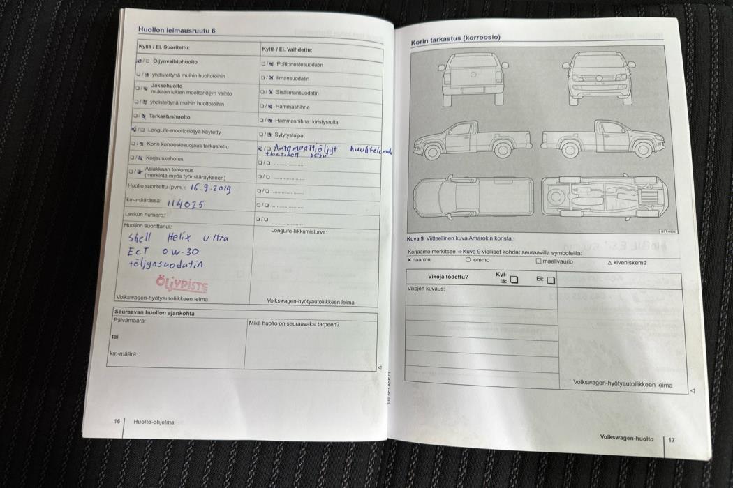 VOLKSWAGEN Amarok 2012