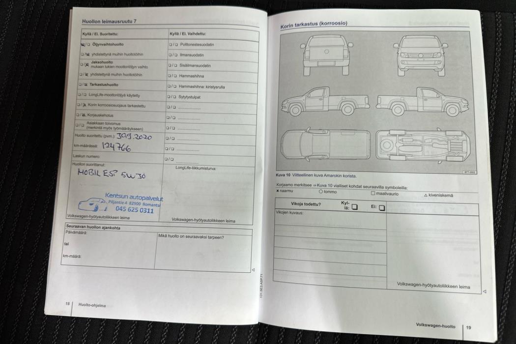 VOLKSWAGEN Amarok 2012