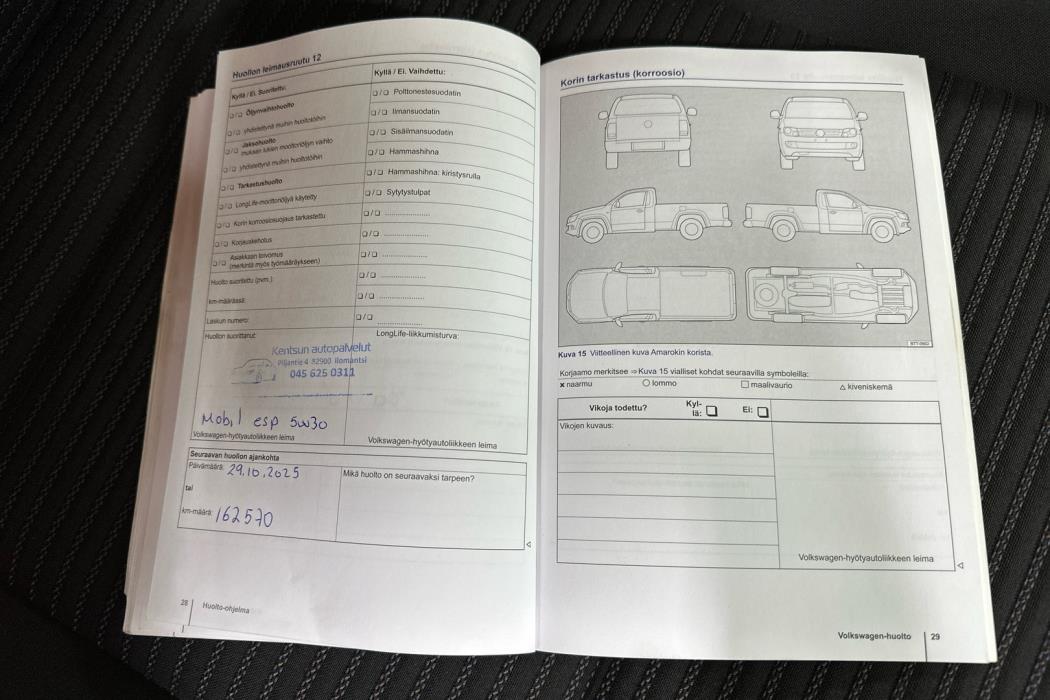 VOLKSWAGEN Amarok 2012