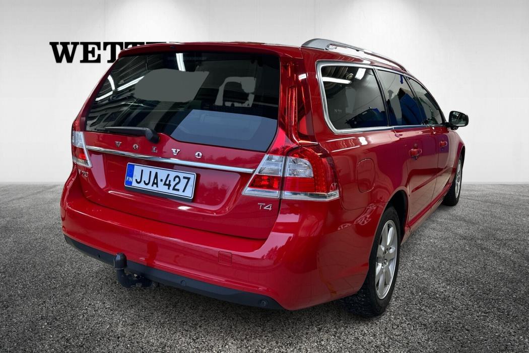 VOLVO V70 2013