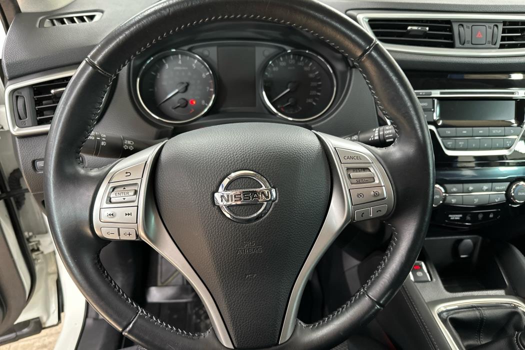 NISSAN Qashqai 2015