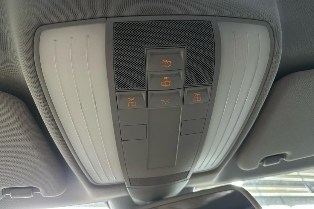 MERCEDES-BENZ E 2010