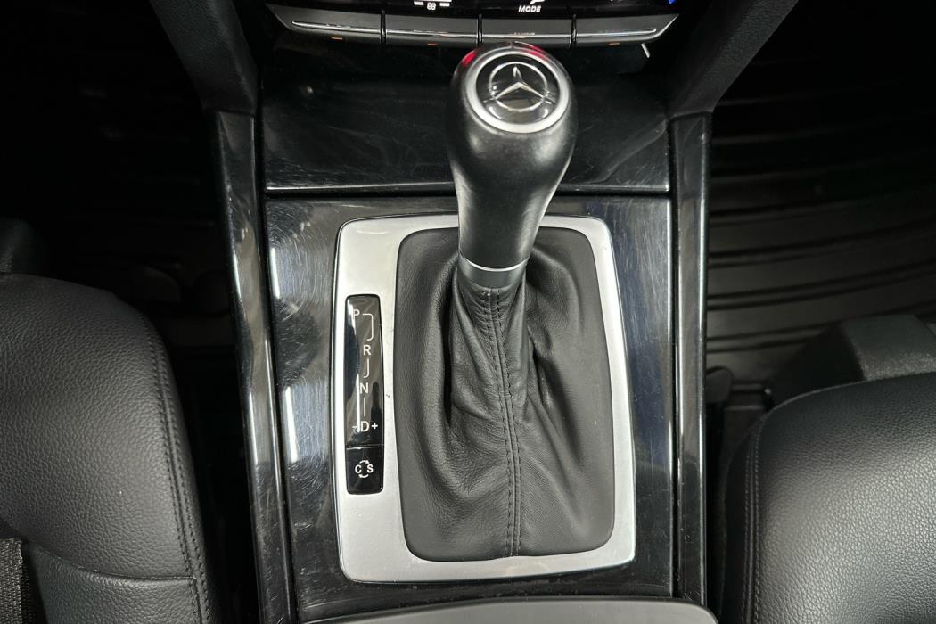 MERCEDES-BENZ E 2010