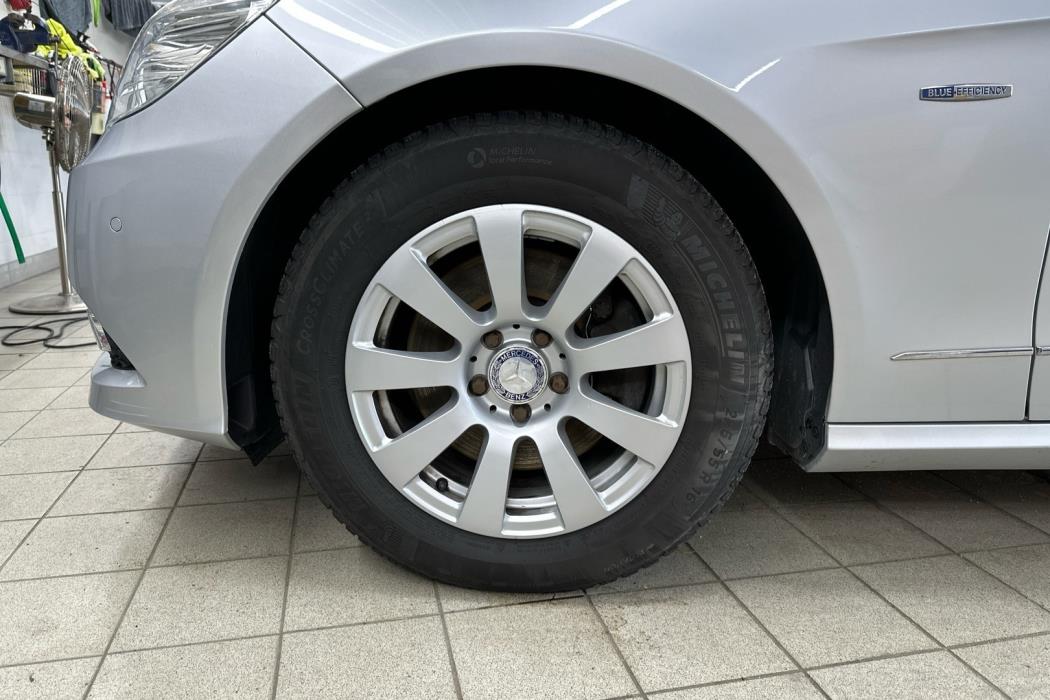 MERCEDES-BENZ E 2010