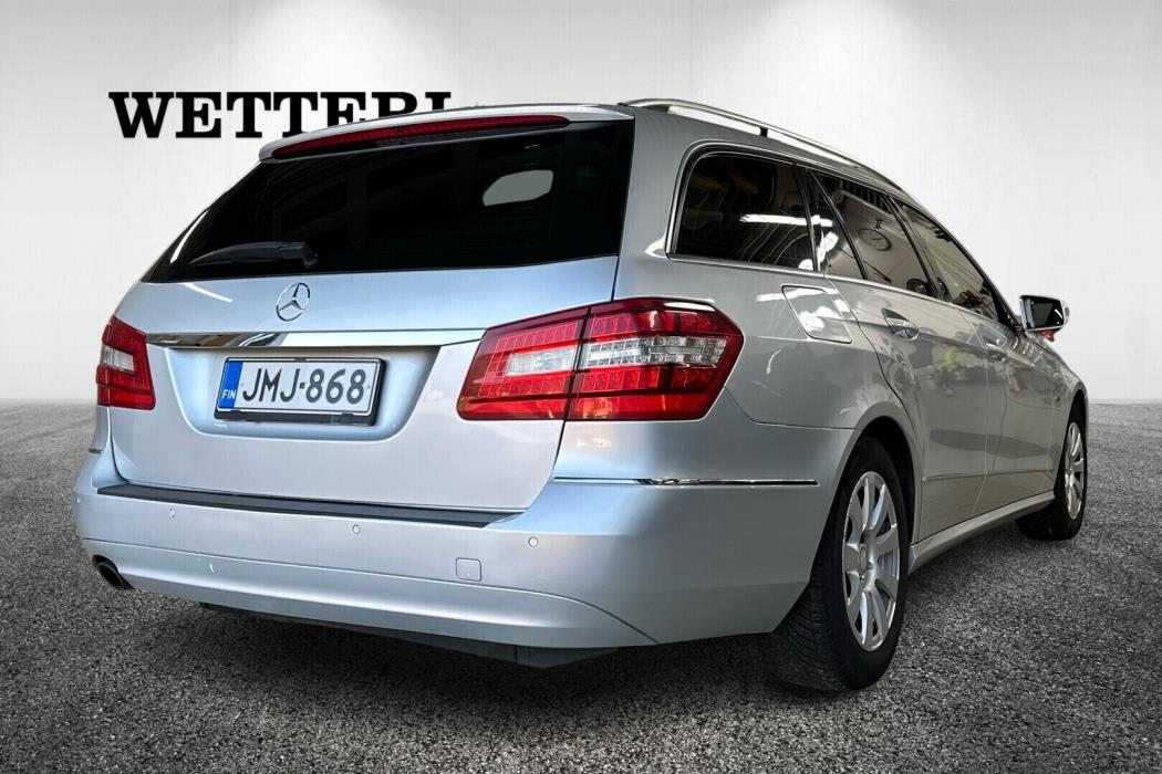 MERCEDES-BENZ E 2010