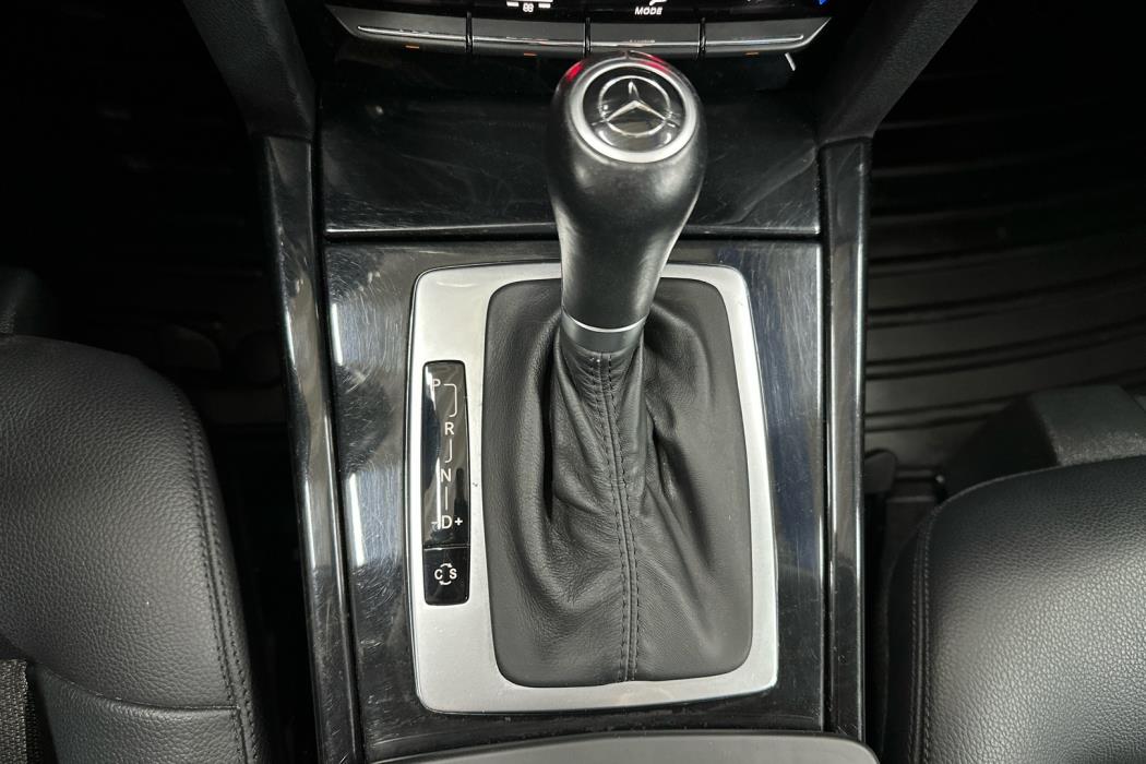 MERCEDES-BENZ E 2010