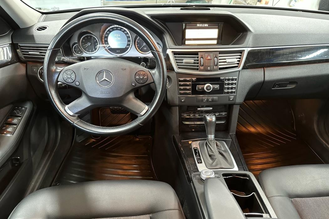 MERCEDES-BENZ E 2010
