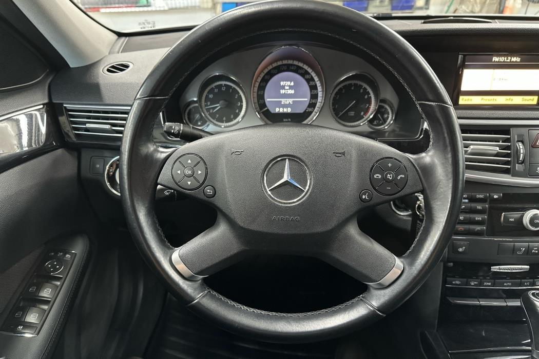 MERCEDES-BENZ E 2010