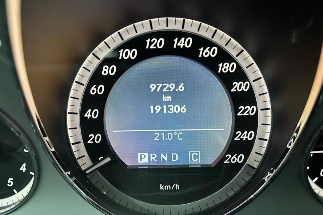 MERCEDES-BENZ E 2010