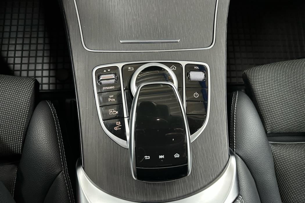 MERCEDES-BENZ C 2020