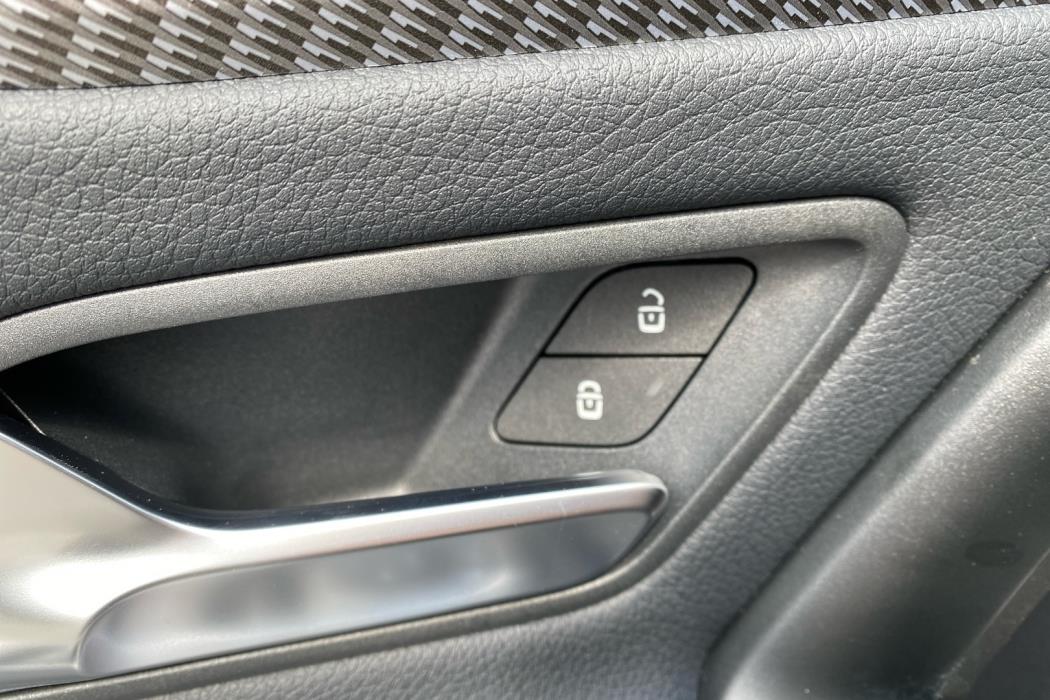 MERCEDES-BENZ A 2025