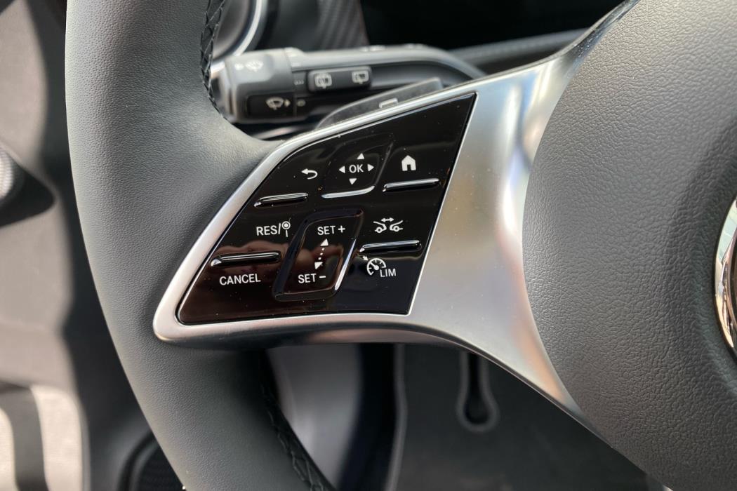 MERCEDES-BENZ A 2025