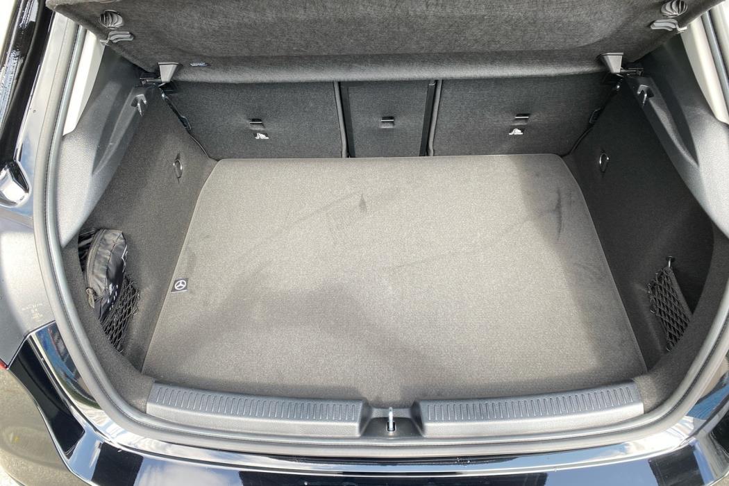 MERCEDES-BENZ A 2025