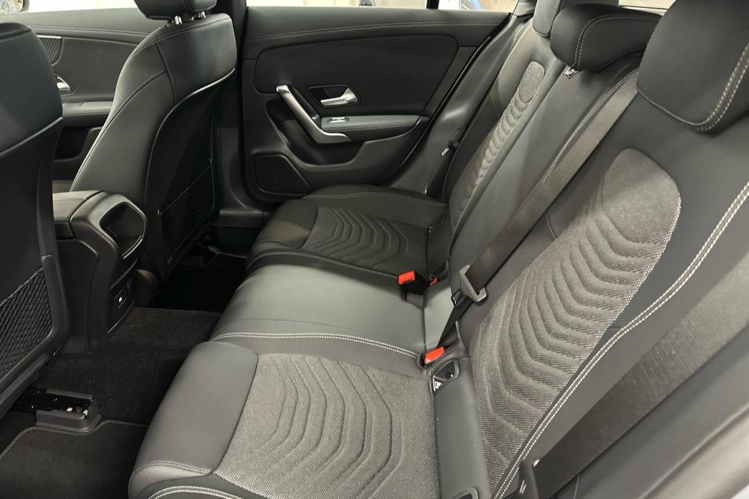 MERCEDES-BENZ CLA 2025