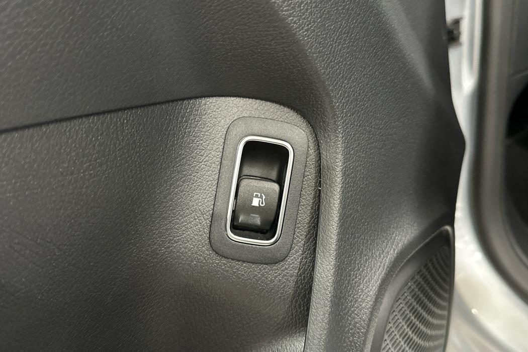 MERCEDES-BENZ CLA 2025