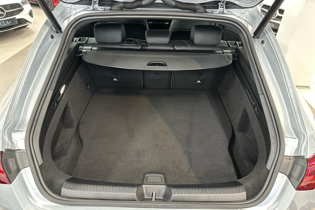 MERCEDES-BENZ CLA 2025