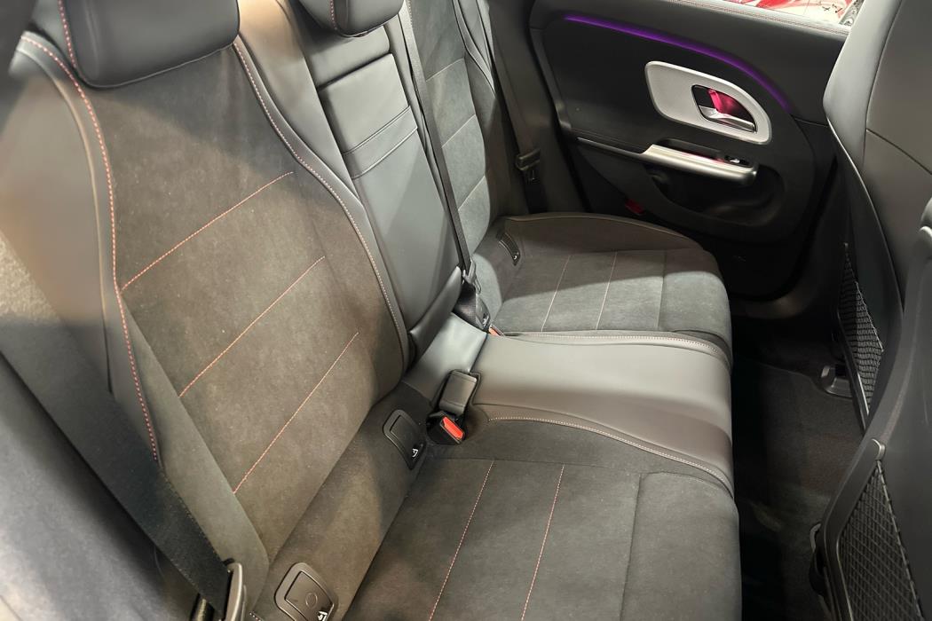 MERCEDES-BENZ CLA 2025