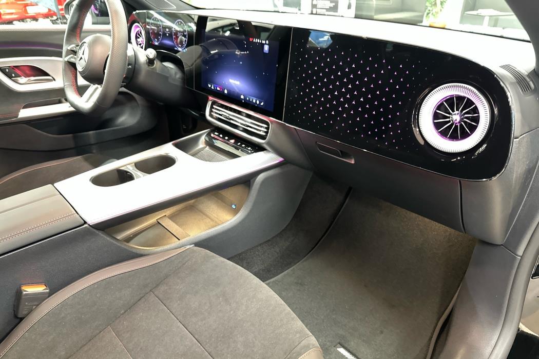 MERCEDES-BENZ CLA 2025