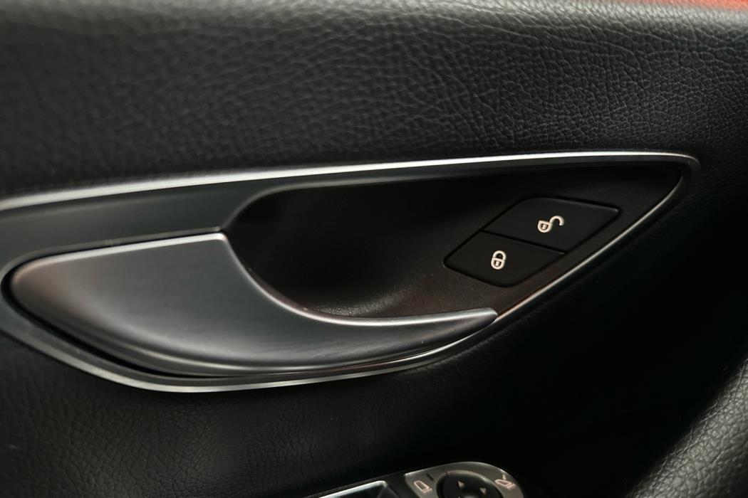 MERCEDES-BENZ E 2021