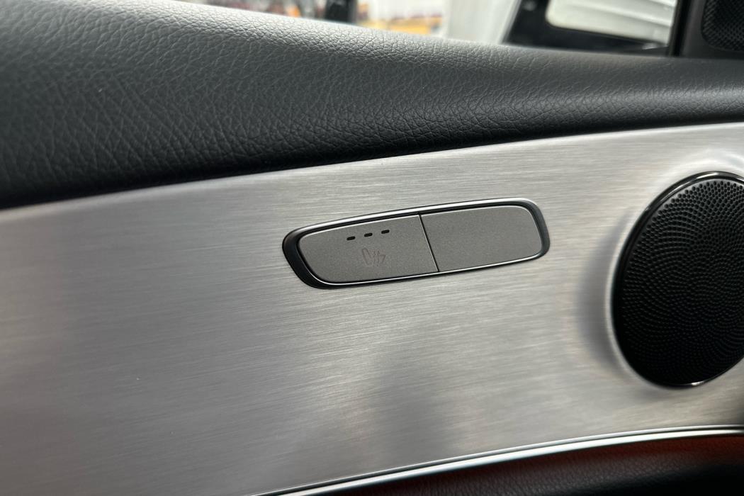 MERCEDES-BENZ E 2021