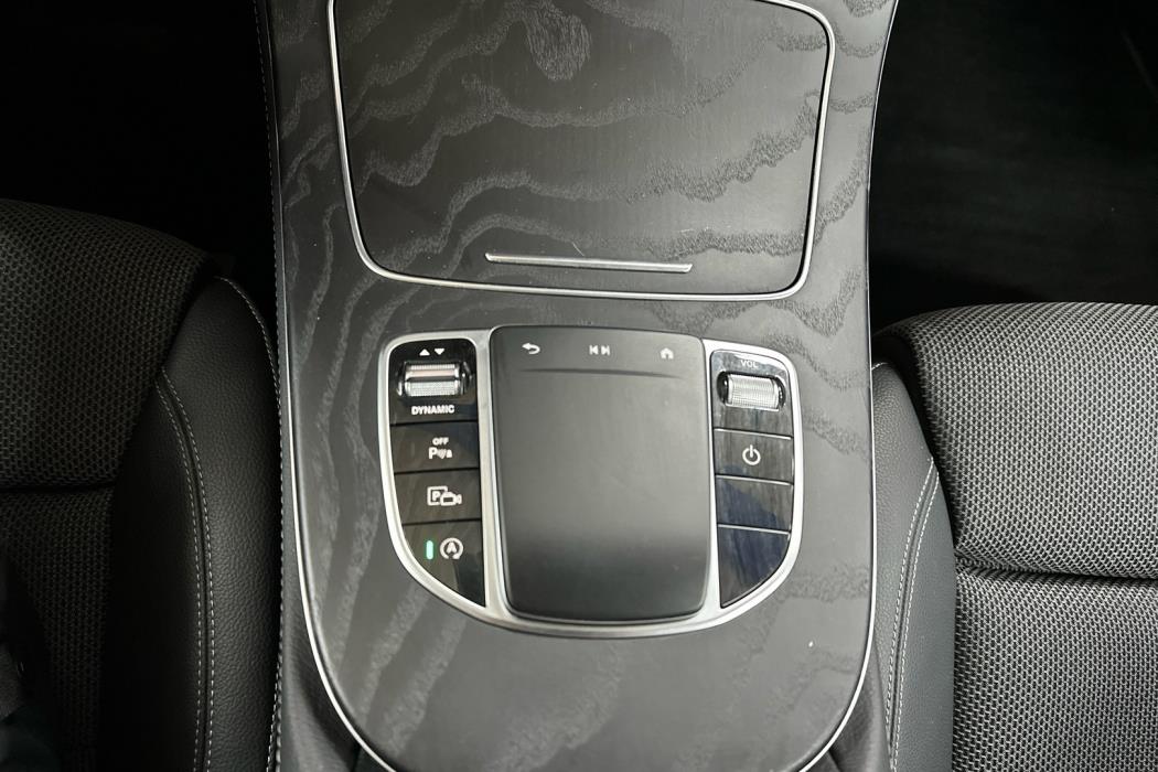 MERCEDES-BENZ E 2021