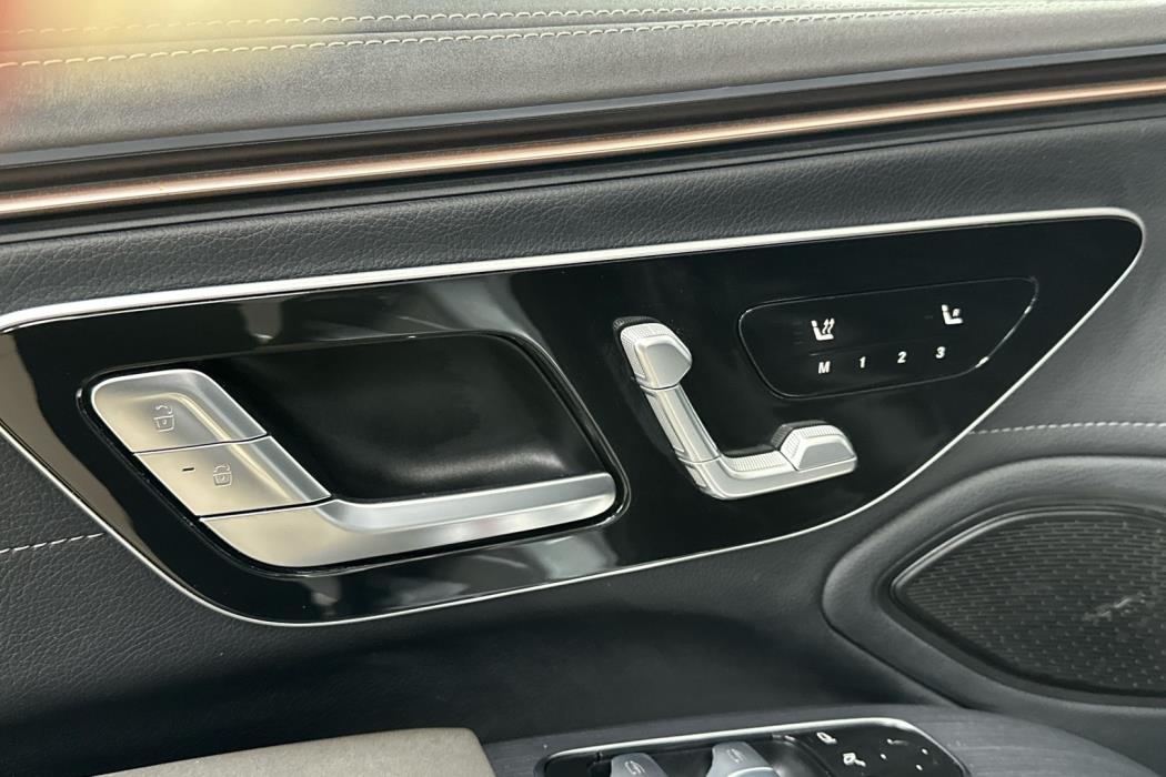 MERCEDES-BENZ EQS 2021