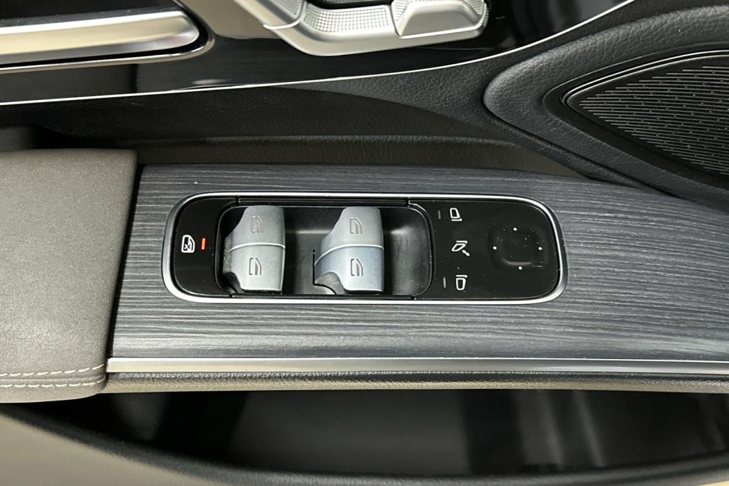 MERCEDES-BENZ EQS 2021