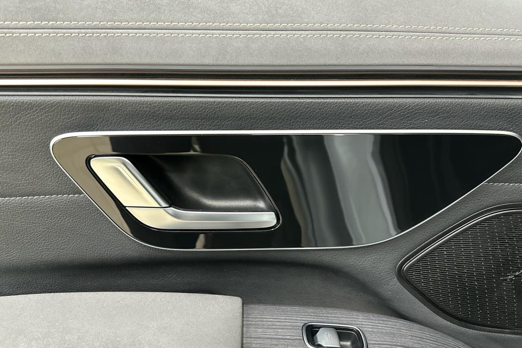 MERCEDES-BENZ EQS 2021