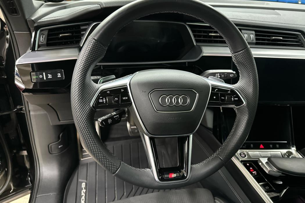 AUDI Q8 e-tron 2024