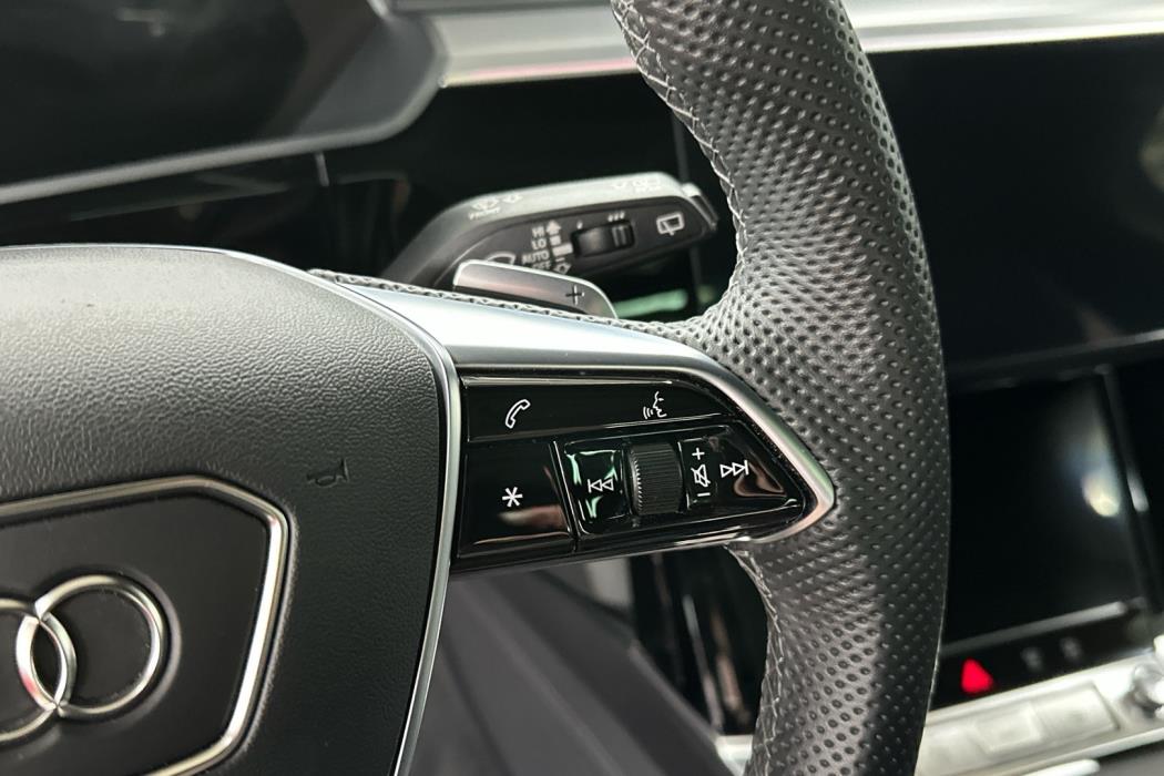 AUDI Q8 e-tron 2024