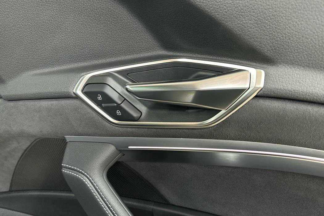 AUDI Q8 e-tron 2024