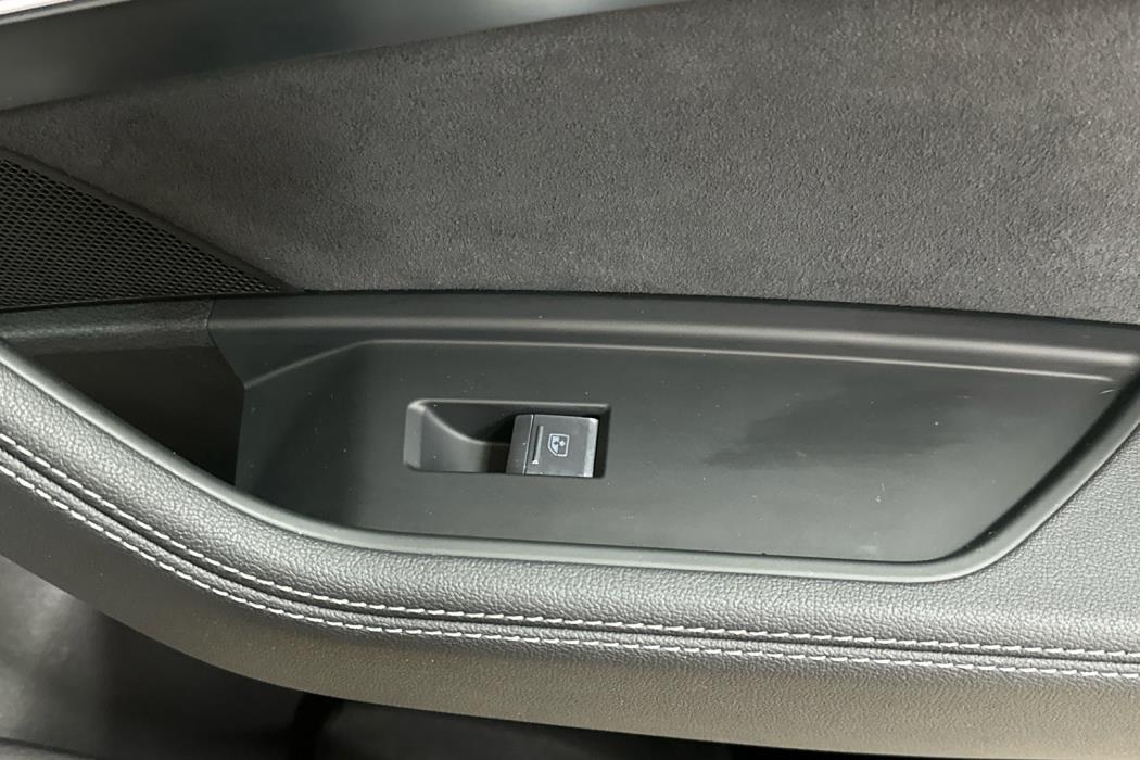 AUDI Q8 e-tron 2024
