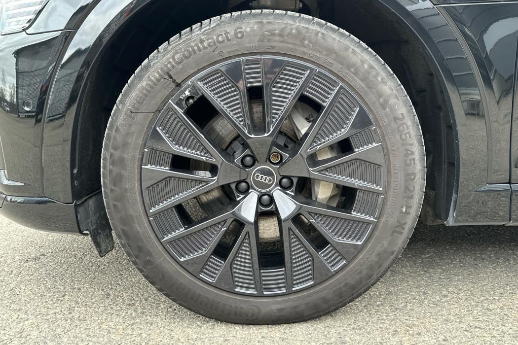 AUDI Q8 e-tron 2024