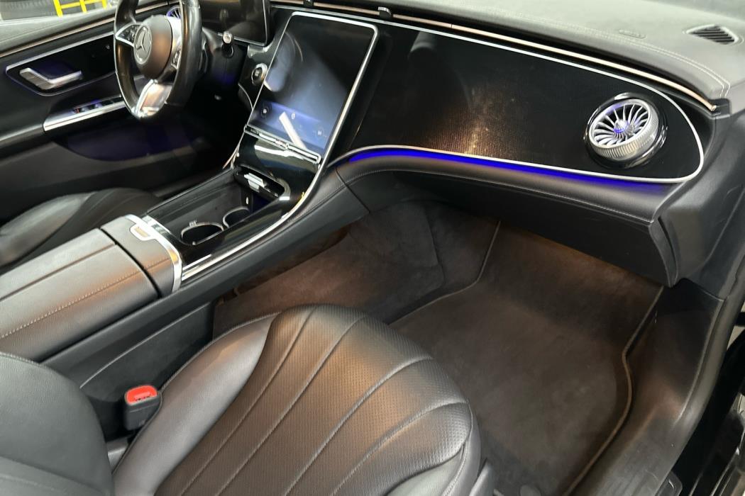 MERCEDES-BENZ EQE 2023