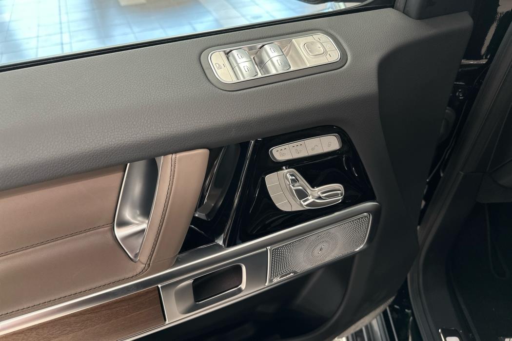 MERCEDES-BENZ G 2025