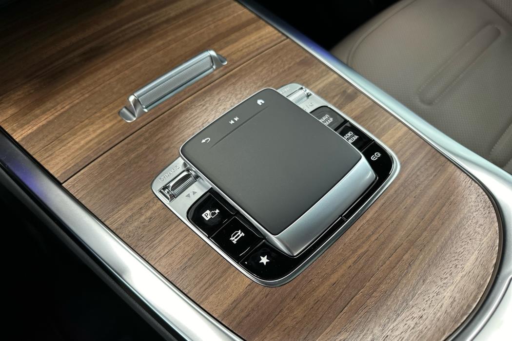 MERCEDES-BENZ G 2025