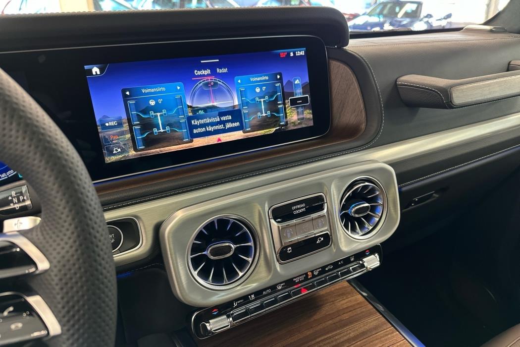 MERCEDES-BENZ G 2025