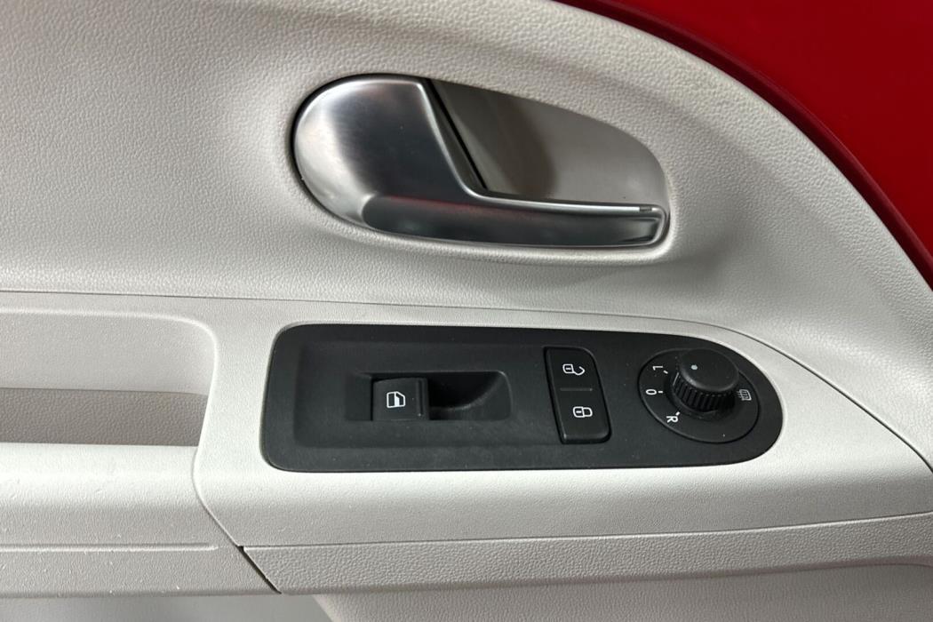 VOLKSWAGEN up! 2012
