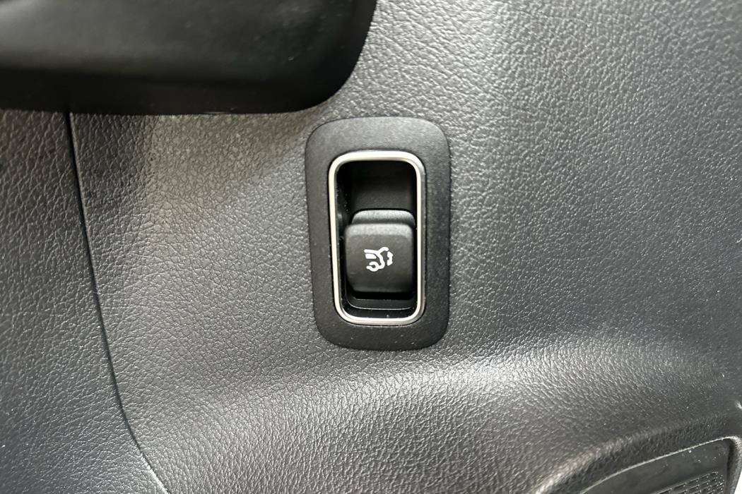 MERCEDES-BENZ EQA 2024