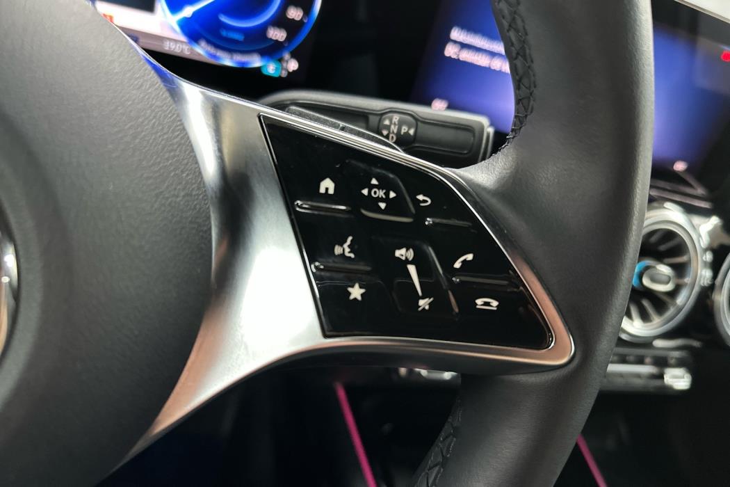 MERCEDES-BENZ EQA 2024