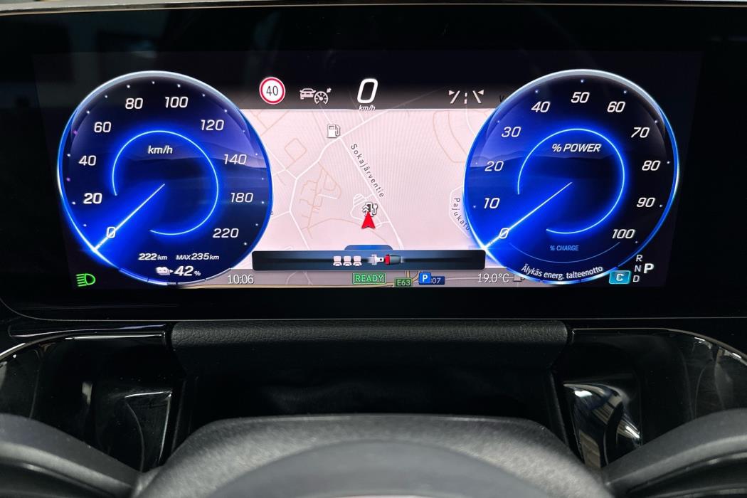 MERCEDES-BENZ EQA 2024