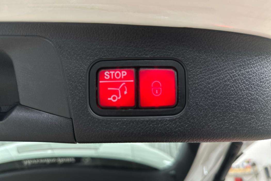 MERCEDES-BENZ EQA 2024