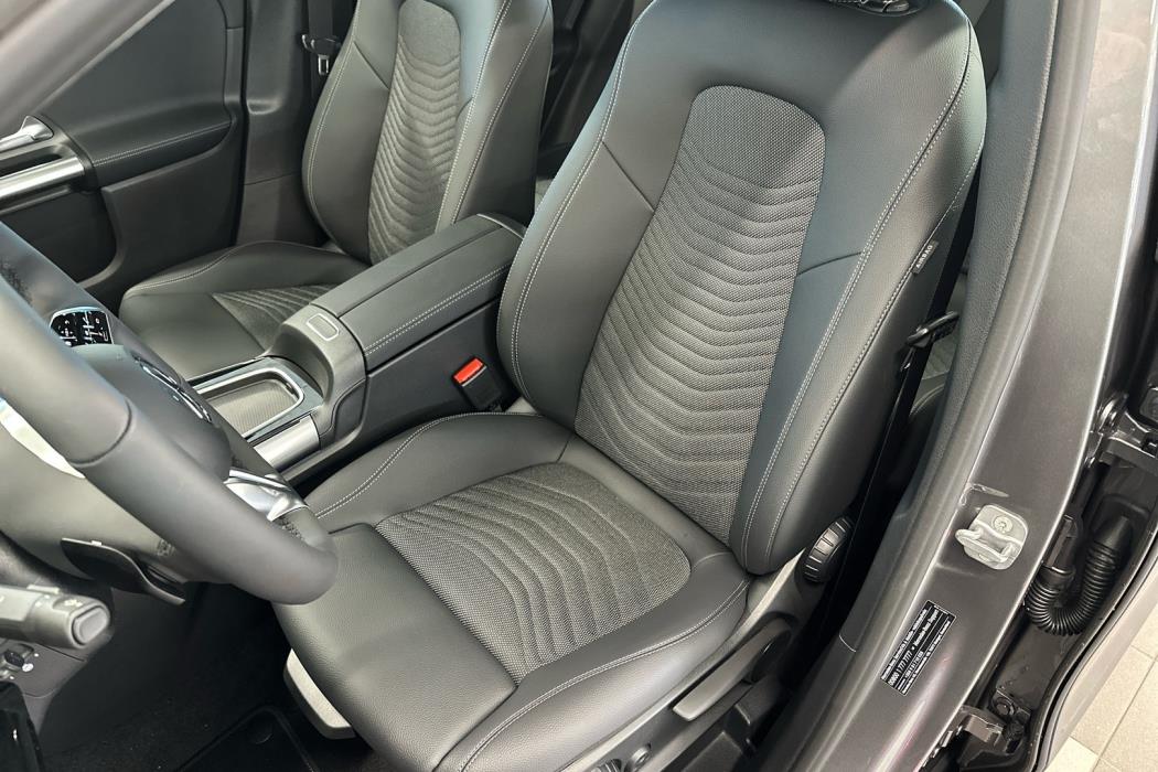 MERCEDES-BENZ GLA 2026